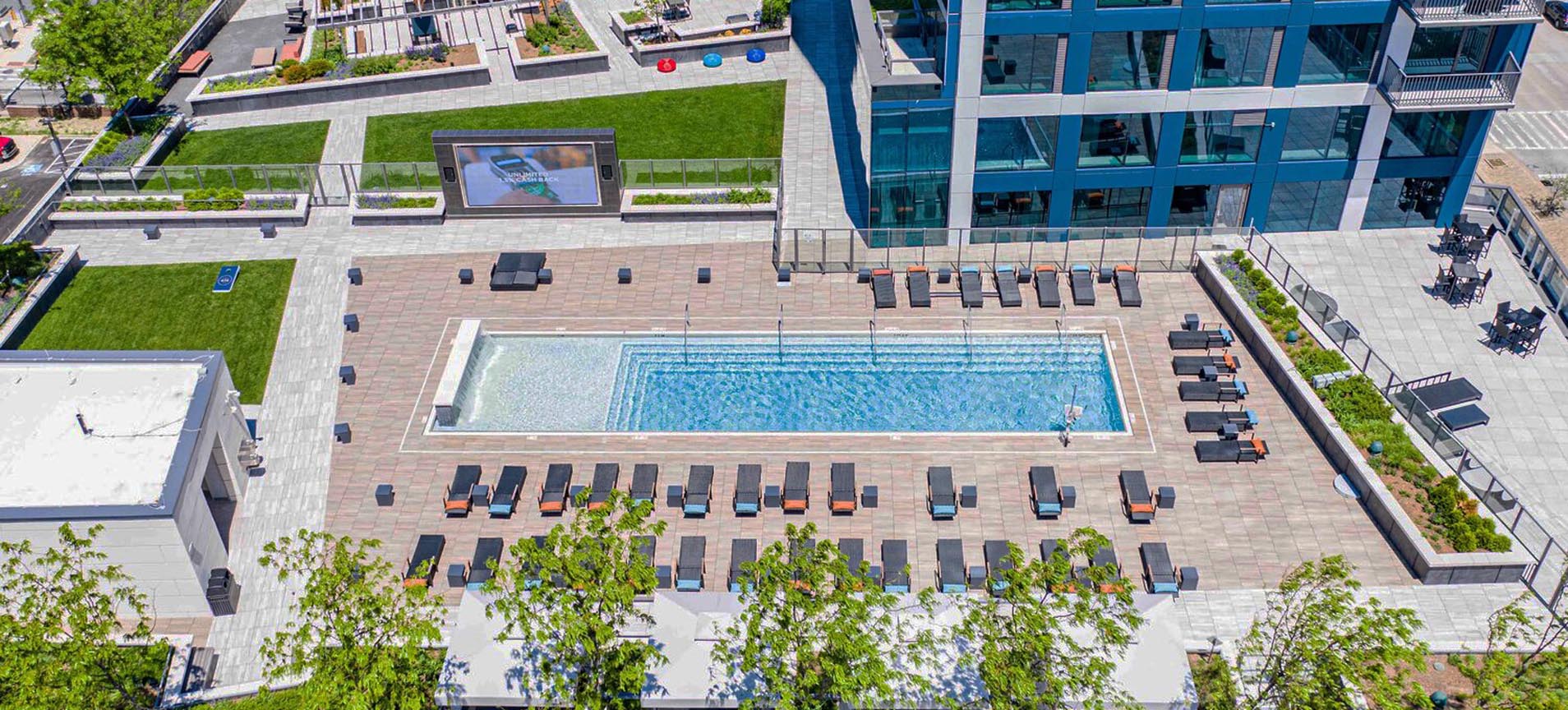 414 Light St Apartments - Amenity Pool Deck | Tile Tech Pavers®