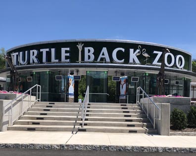 Turtle Back Zoo Resturant Deck 00 T